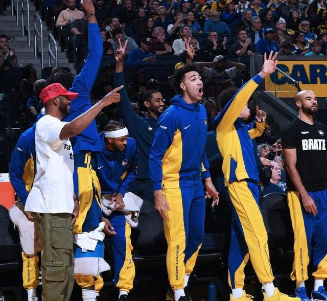 实力悬殊对决，强队轻取对手