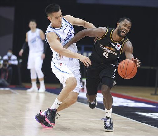 实力悬殊对决，强队轻取对手