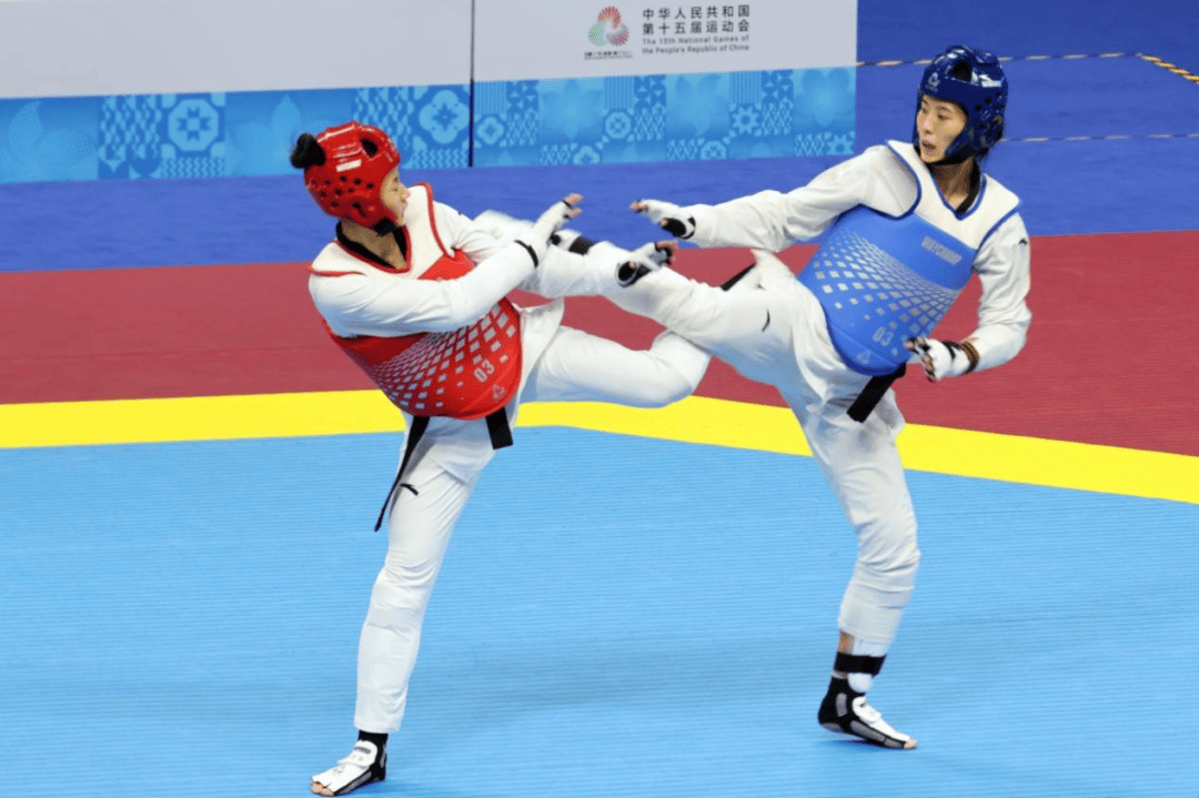 跆拳道选手技压群雄，轻松告捷登顶的简单介绍