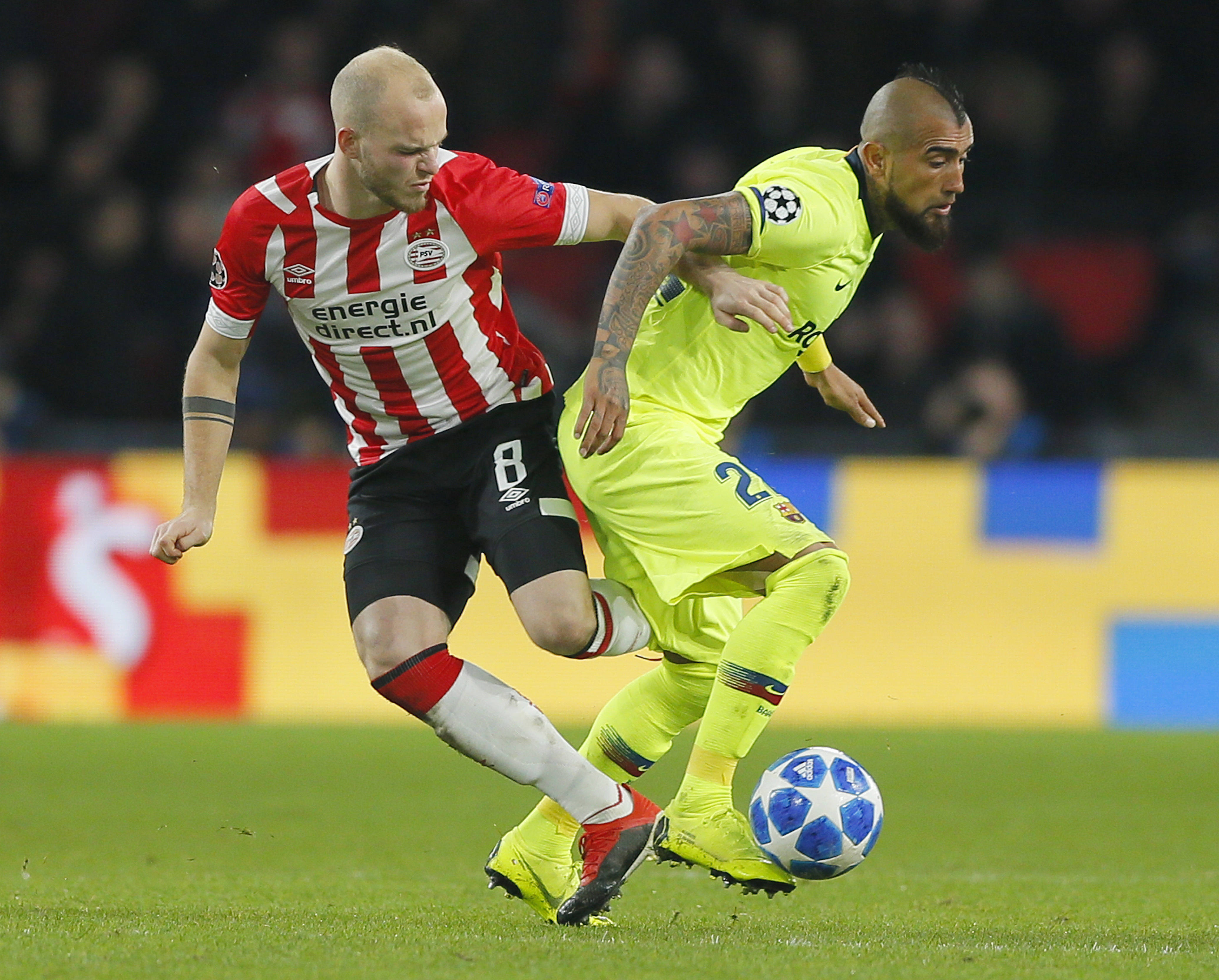 维拉客场惊险获胜，继续保持不败