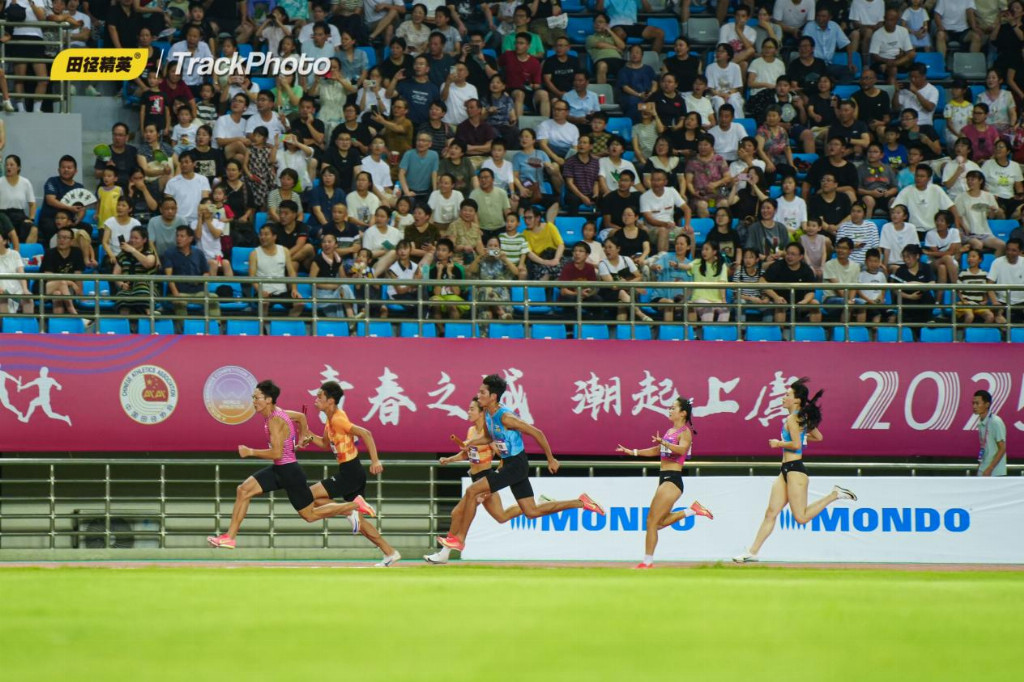 包含冲刺终点!田径接力赛,女团以微弱优势夺金的词条 包含冲刺终点!田径接力赛,女团以微弱优势夺金的词条