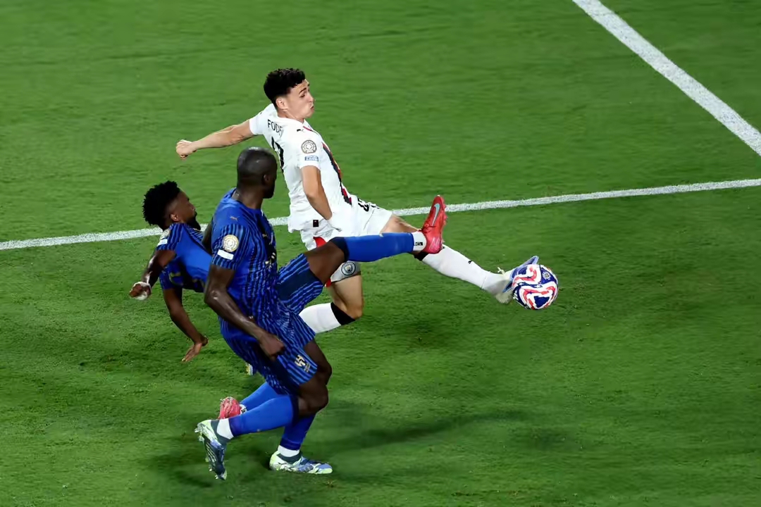 曼城大胜托特纳姆，晋级不期而至